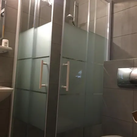 普拉克色马勒旅馆 3*